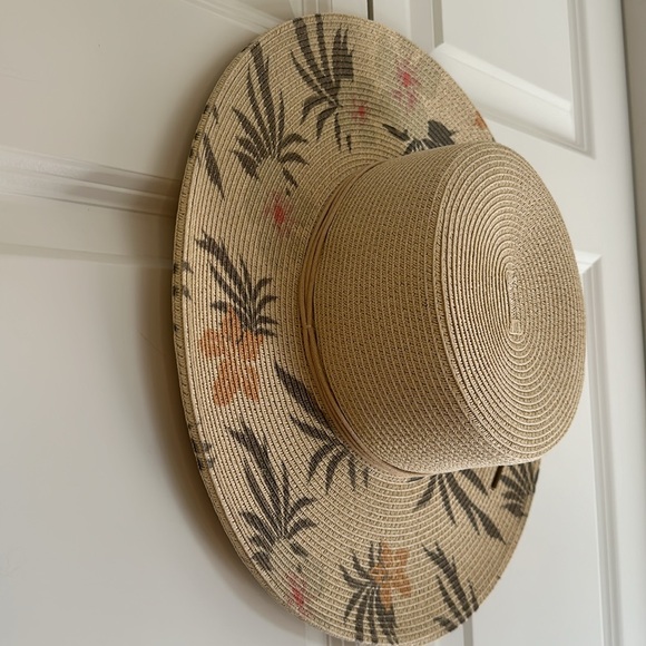 Lucky Brand Accessories - Lucky Brand Hat. Straw like fabric Like new adjustable draw string.